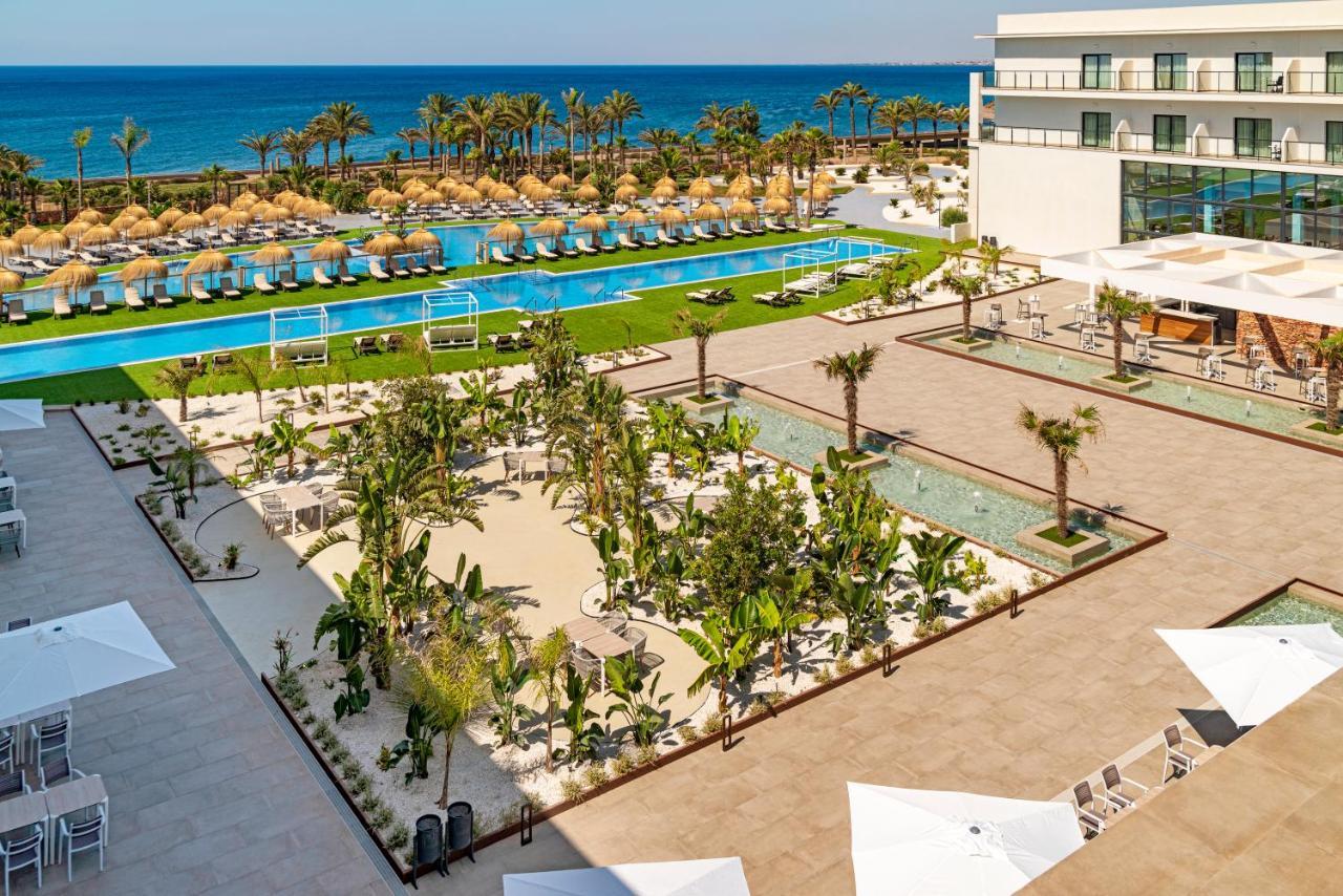 Cabogata Beach Hotel เรตามาร์ ภายนอก รูปภาพ The resort's main pool