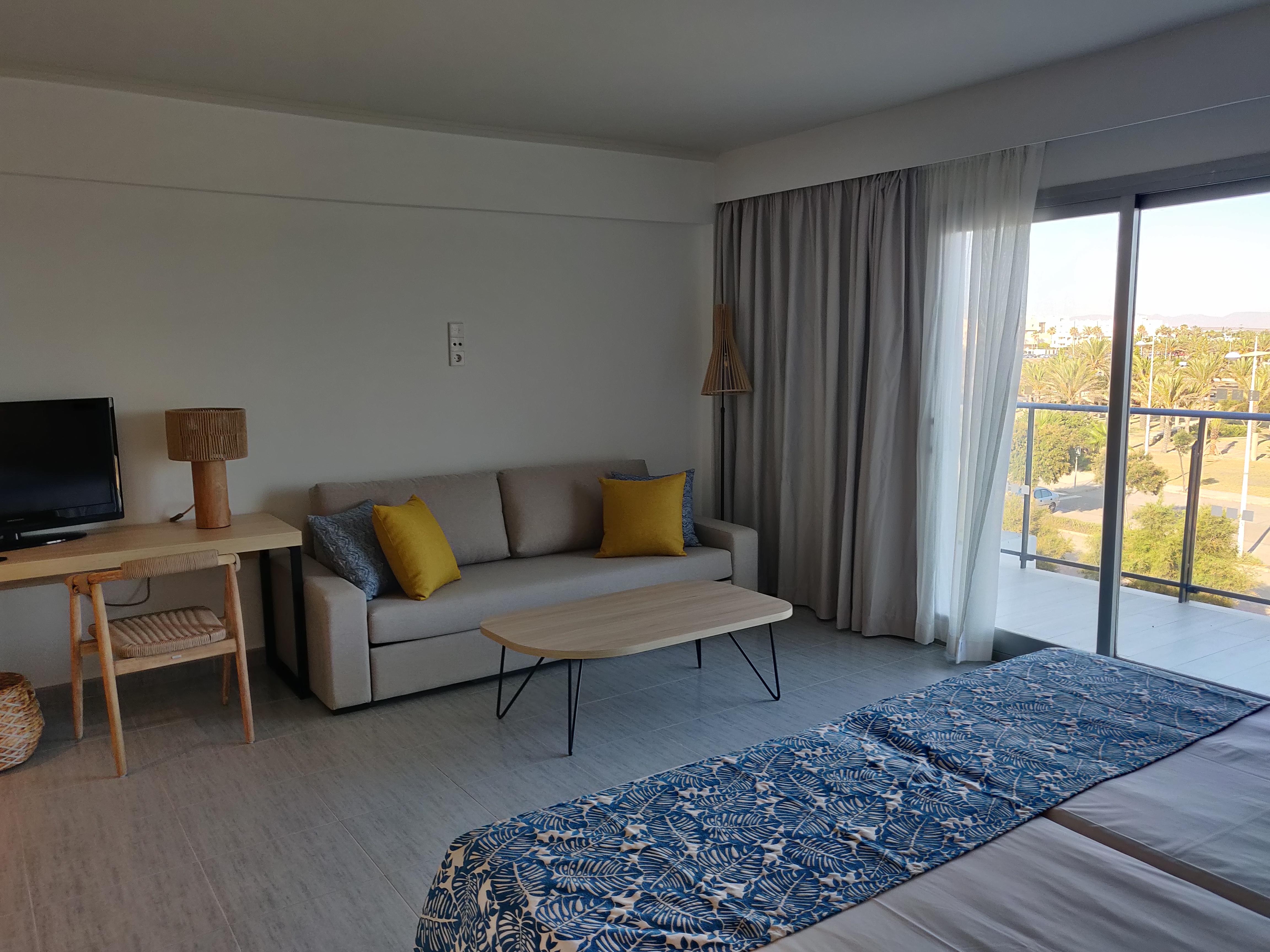 Cabogata Beach Hotel เรตามาร์ ภายนอก รูปภาพ A room at the hotel