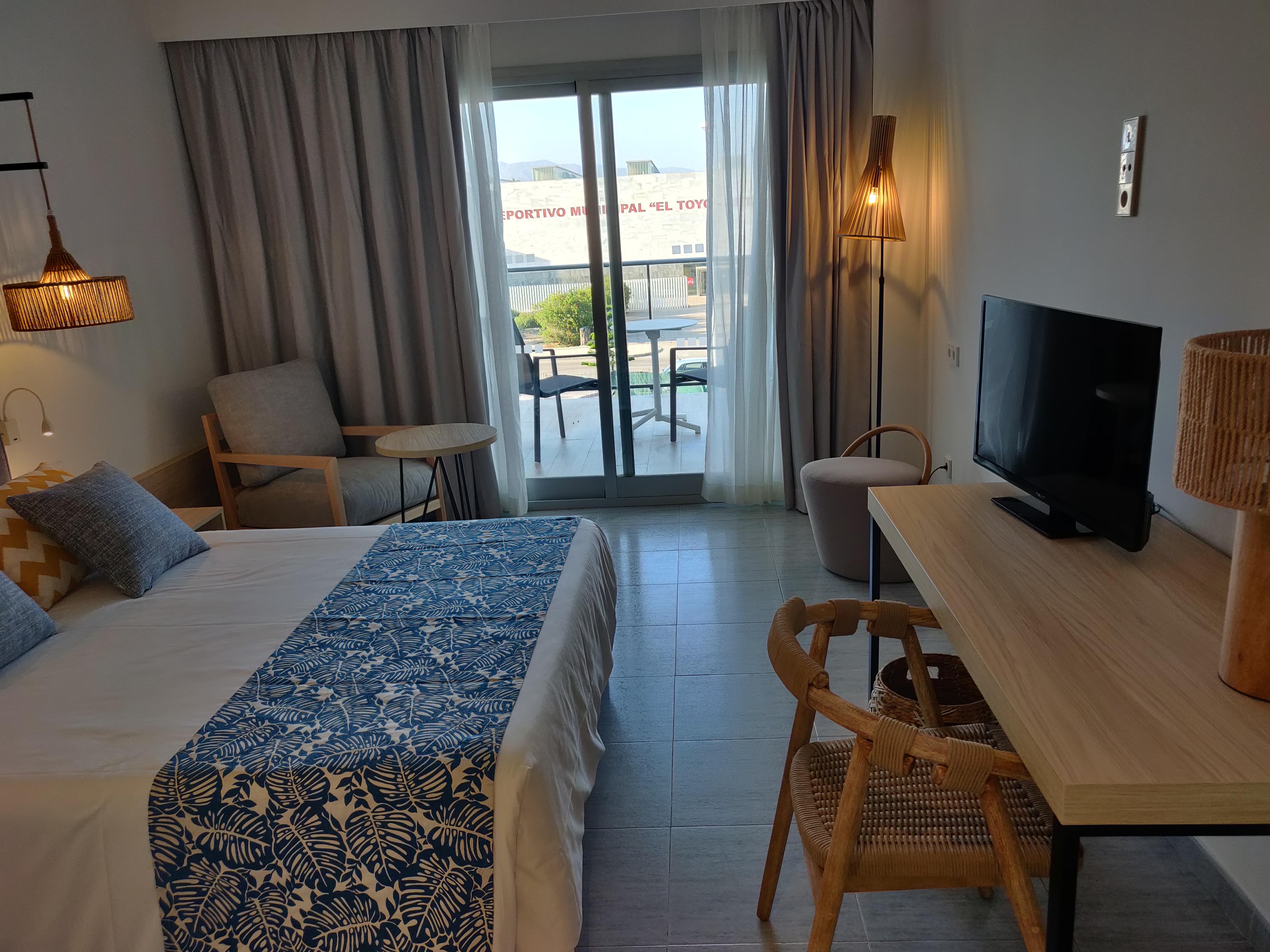 Cabogata Beach Hotel เรตามาร์ ภายนอก รูปภาพ A room at the hotel