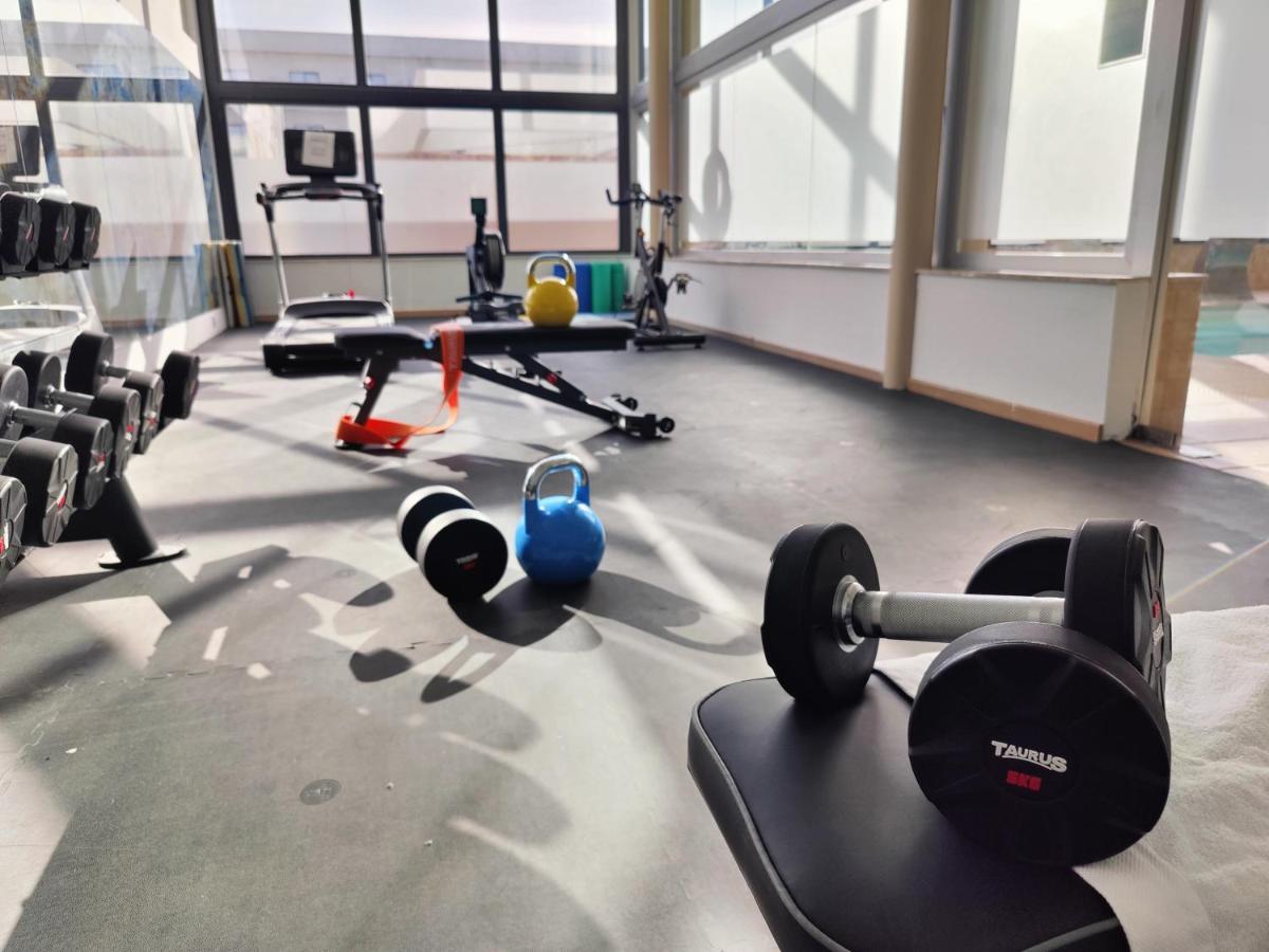 Cabogata Beach Hotel เรตามาร์ ภายนอก รูปภาพ The gym at the National Training Centre, Loughborough University