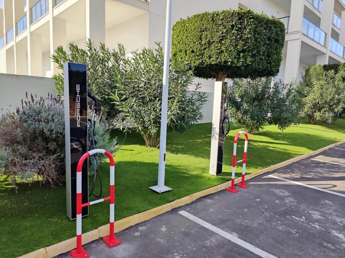 Cabogata Beach Hotel เรตามาร์ ภายนอก รูปภาพ EV charging station in France